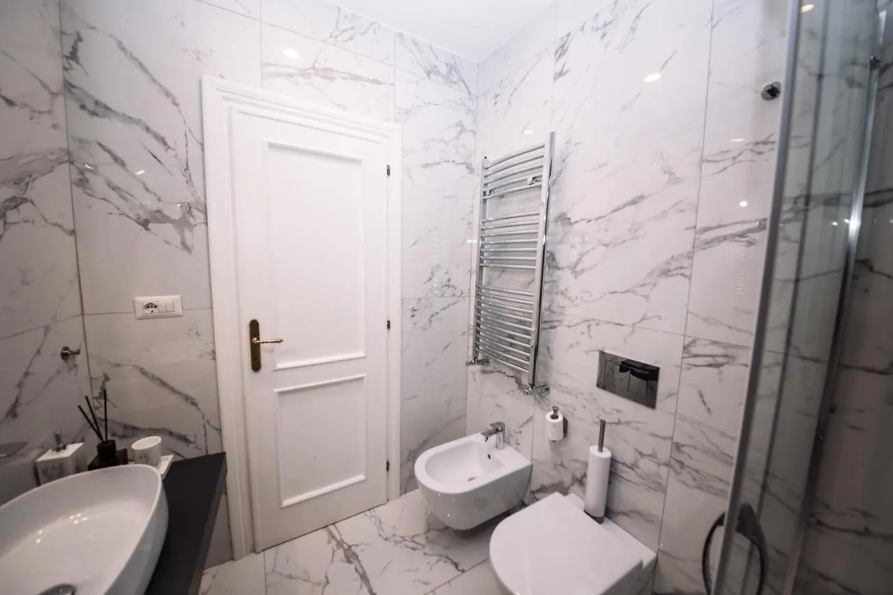 Fellini Design Suites Romе ローマ